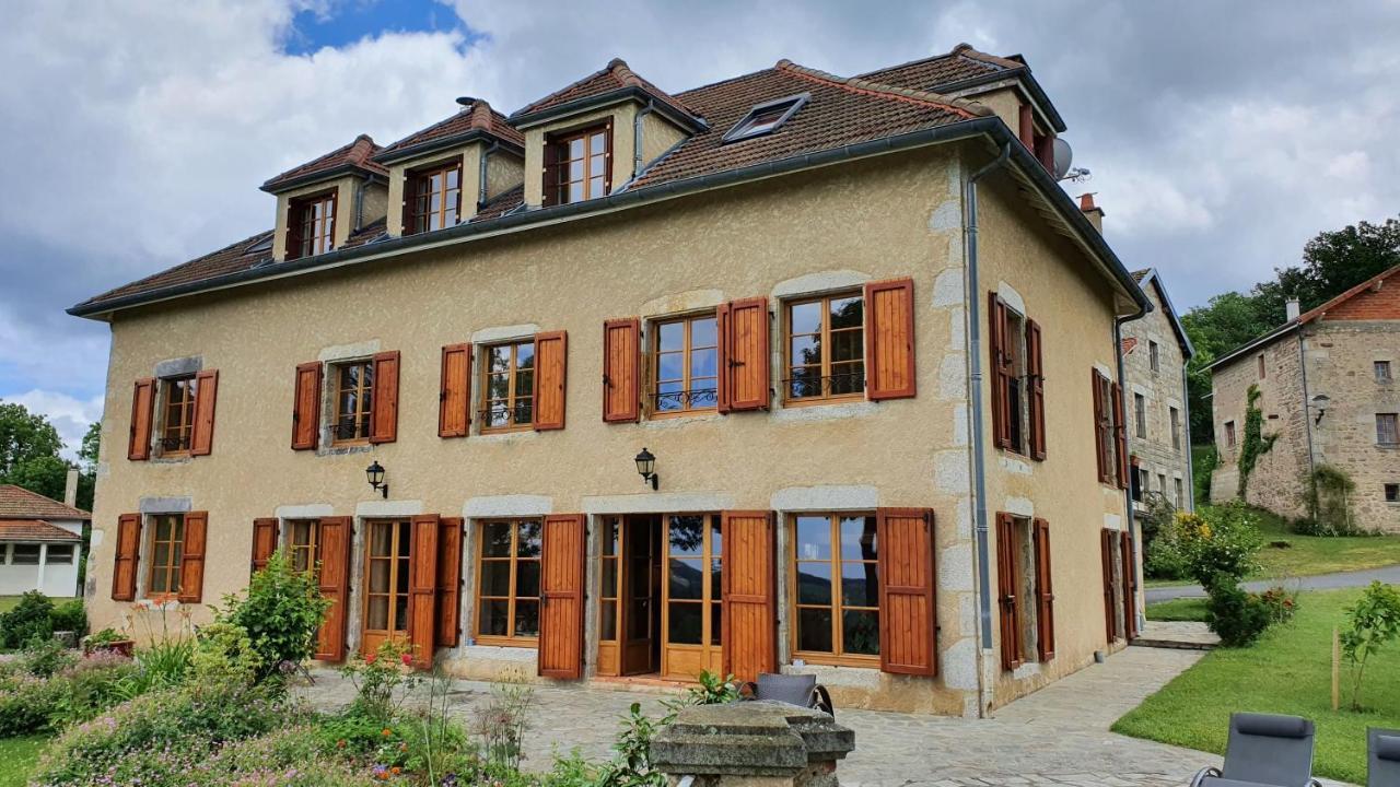 Domaine De Montvianeix Bed & Breakfast Saint-Victor-Montvianeix Exterior photo