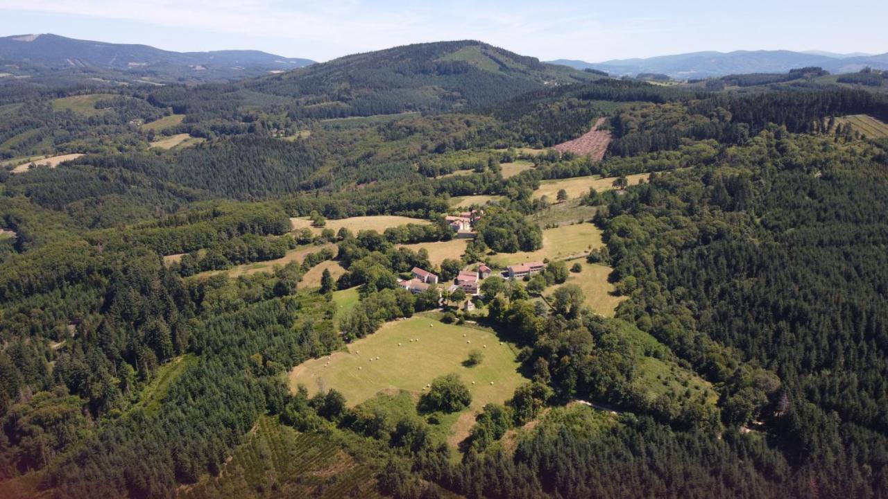 Domaine De Montvianeix Bed & Breakfast Saint-Victor-Montvianeix Exterior photo