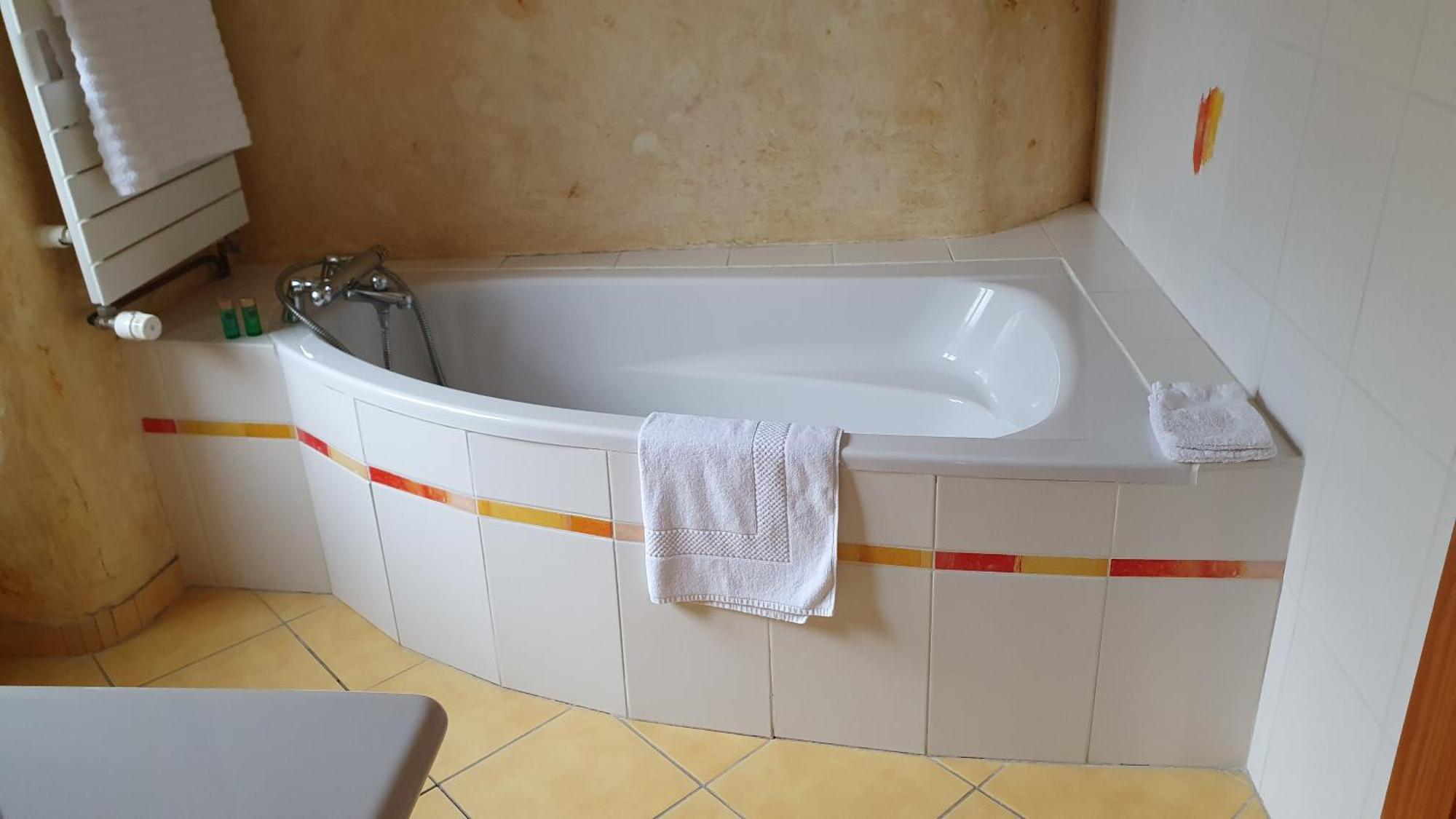 Domaine De Montvianeix Bed & Breakfast Saint-Victor-Montvianeix Room photo